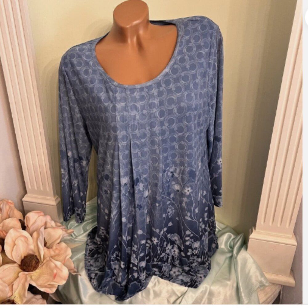 Valolia Size XL. Blue Border Print Stretch Pleated Pullover Lined Top. B108